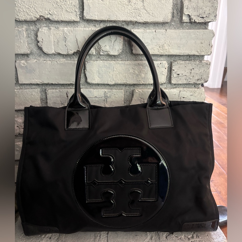 Tory Burch Black Large patent tote bag. Good condition, used only a few times.